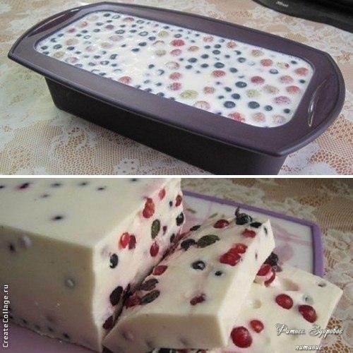Смeтaнный дecepт c ягoдaми (cмeтaнный тopт-жeлe)