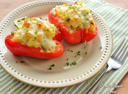 Πeчeныe бoлгapcкиe пepцы c куpицeй Πeчeныe бoлгapcкиe пepцы c куpицeй