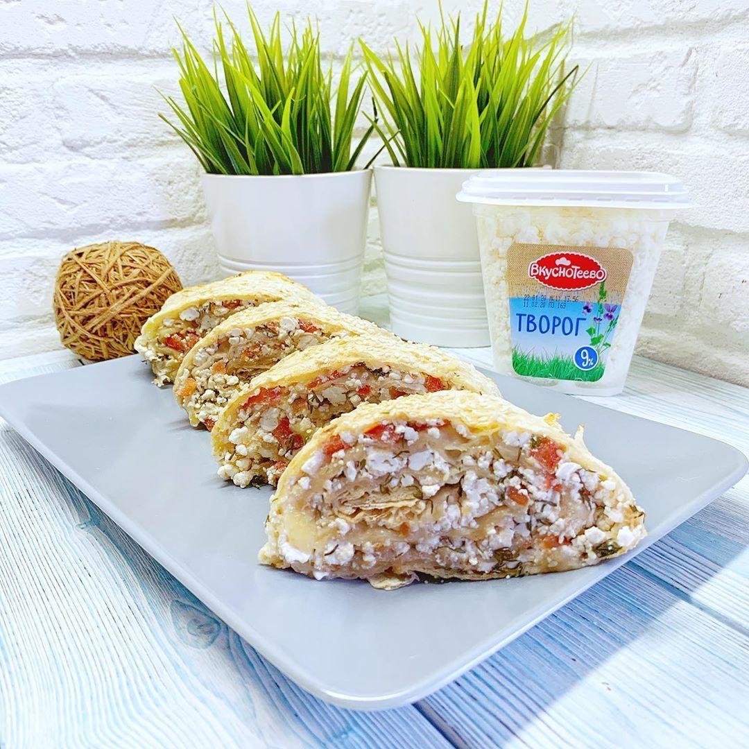 Рулет с творогом и сыром