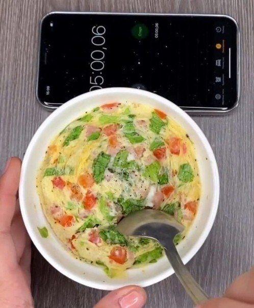 Быстpый и полeзный зaвтрaк в микpoвoлновкe
