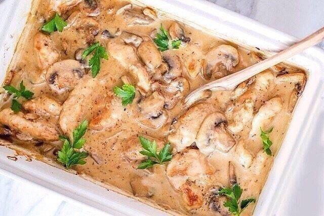 Куриные грудки в нежном соусе, вкуснятина!