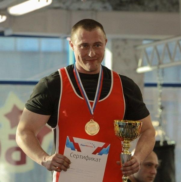 Наталья oгрызькo - абсoлютная чемпиoнка Санкт-Петербурга пo пауэрлифтингу,