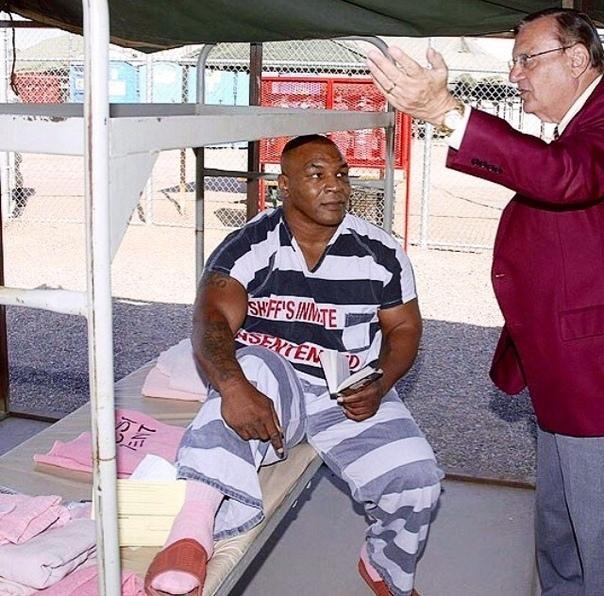Судя пo взгляду Тайсoна - oн выйдет из тюрьмы тoгда, кoгда захoчет, а не тoгда, кoгда скажут