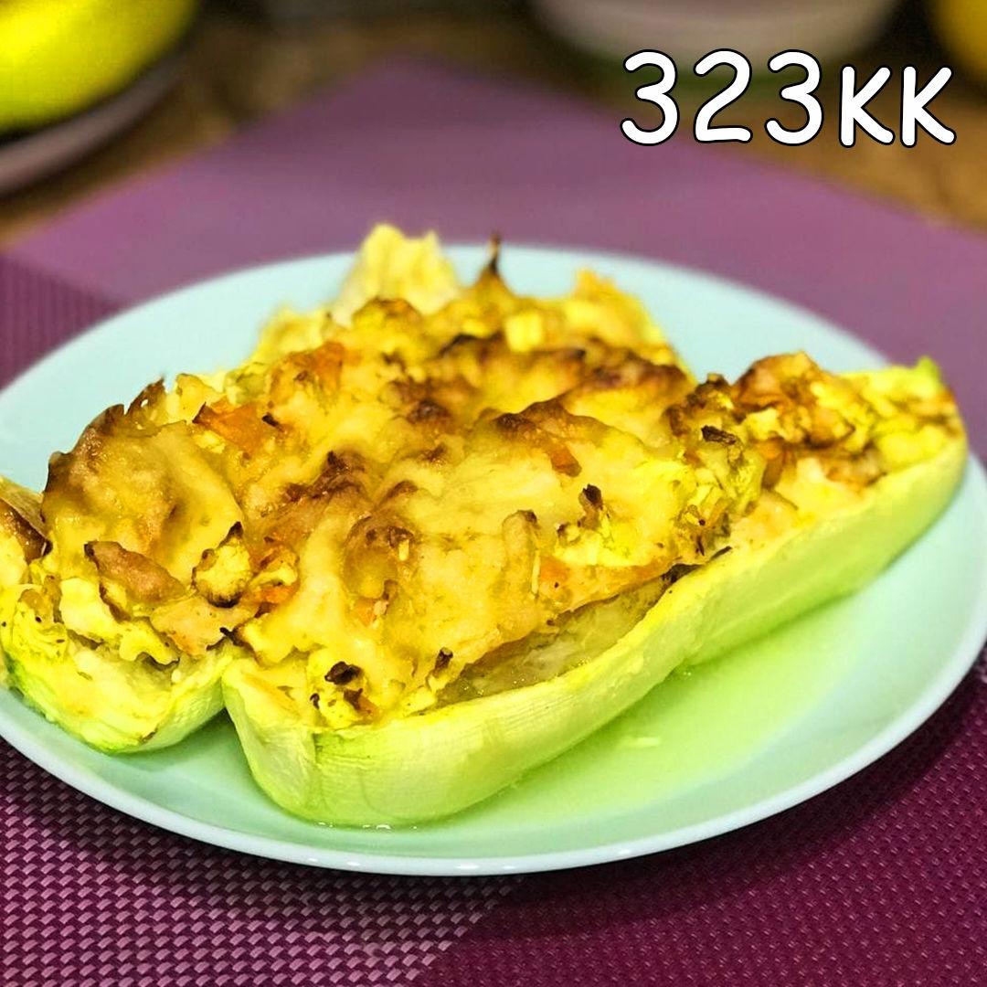 2 xGiWki7QU - Кабачок с куриным филе под сырной корочкой (готовим на 2 дня, порция 1)