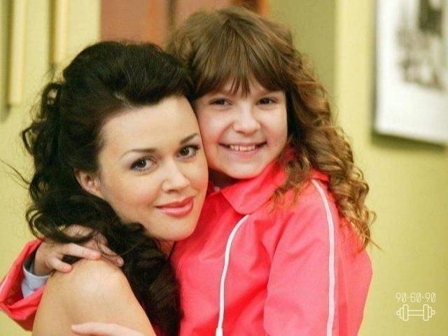 DKHPkfMRR0 - Ирина Андреева в роли Ксении Шаталиной в знаменитом сериале!