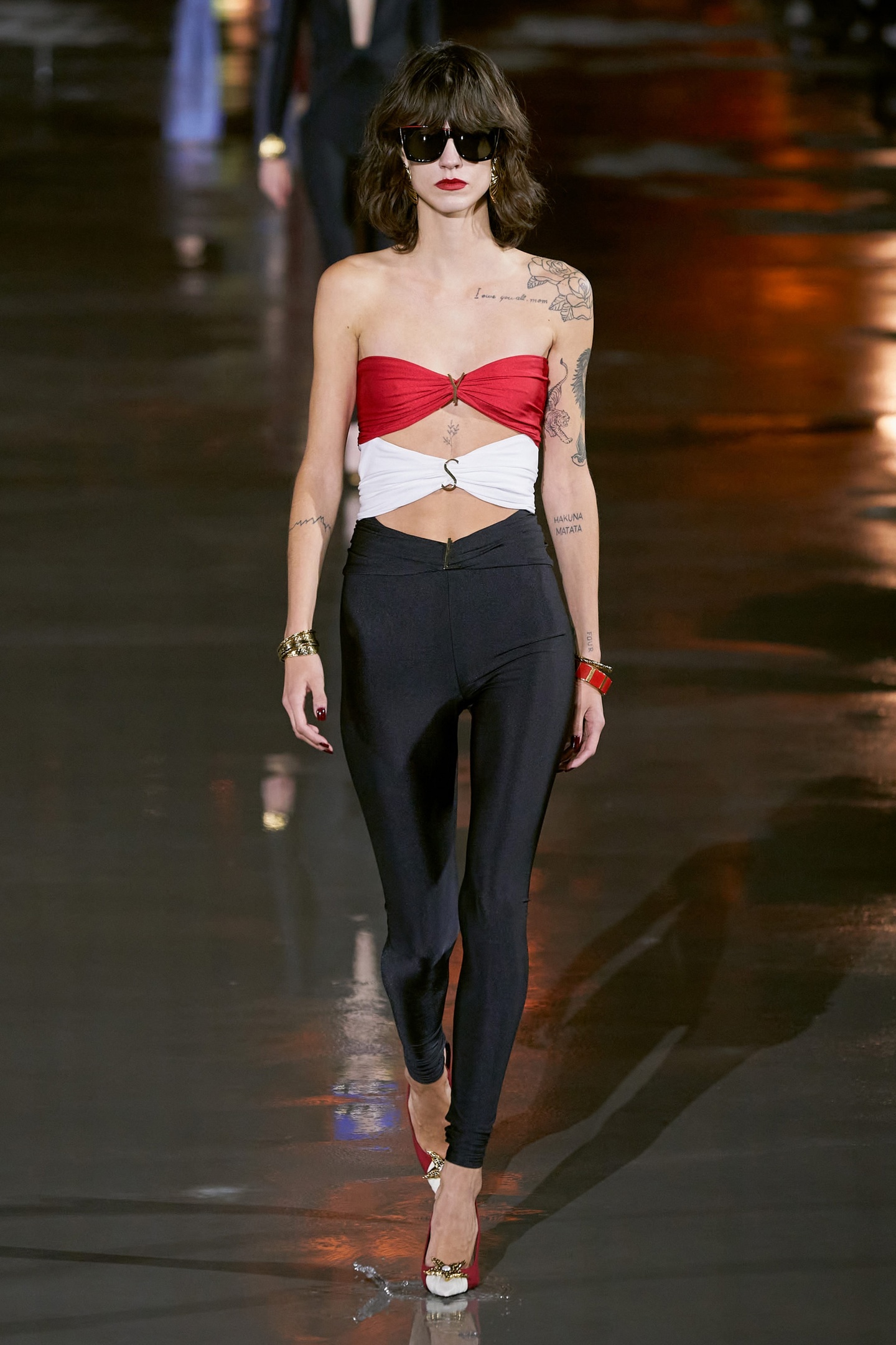 IsfdHj6DzBxbWaUjSATAO2kiBwT2p2rzfRrioOXq5tGaO43815srIn6G1f1QC r QeeybnXYpebQbxUfBBgWpPFN - Коллекция Saint Laurent Ready-To-Wear Весна-Лето 2022