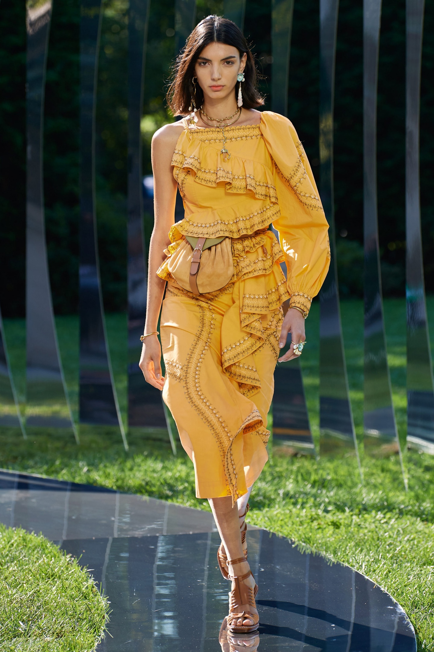 tonxzrpMTsl76skAjnujkBeftMFqAAlJAyVgFGgMbxD vu cQRBZOGkLgmvgJs3XrMPPF1 VHSoOKZo3pQREAL6u - Коллекция Ulla Johnson Ready-To-Wear Весна-Лето 2022