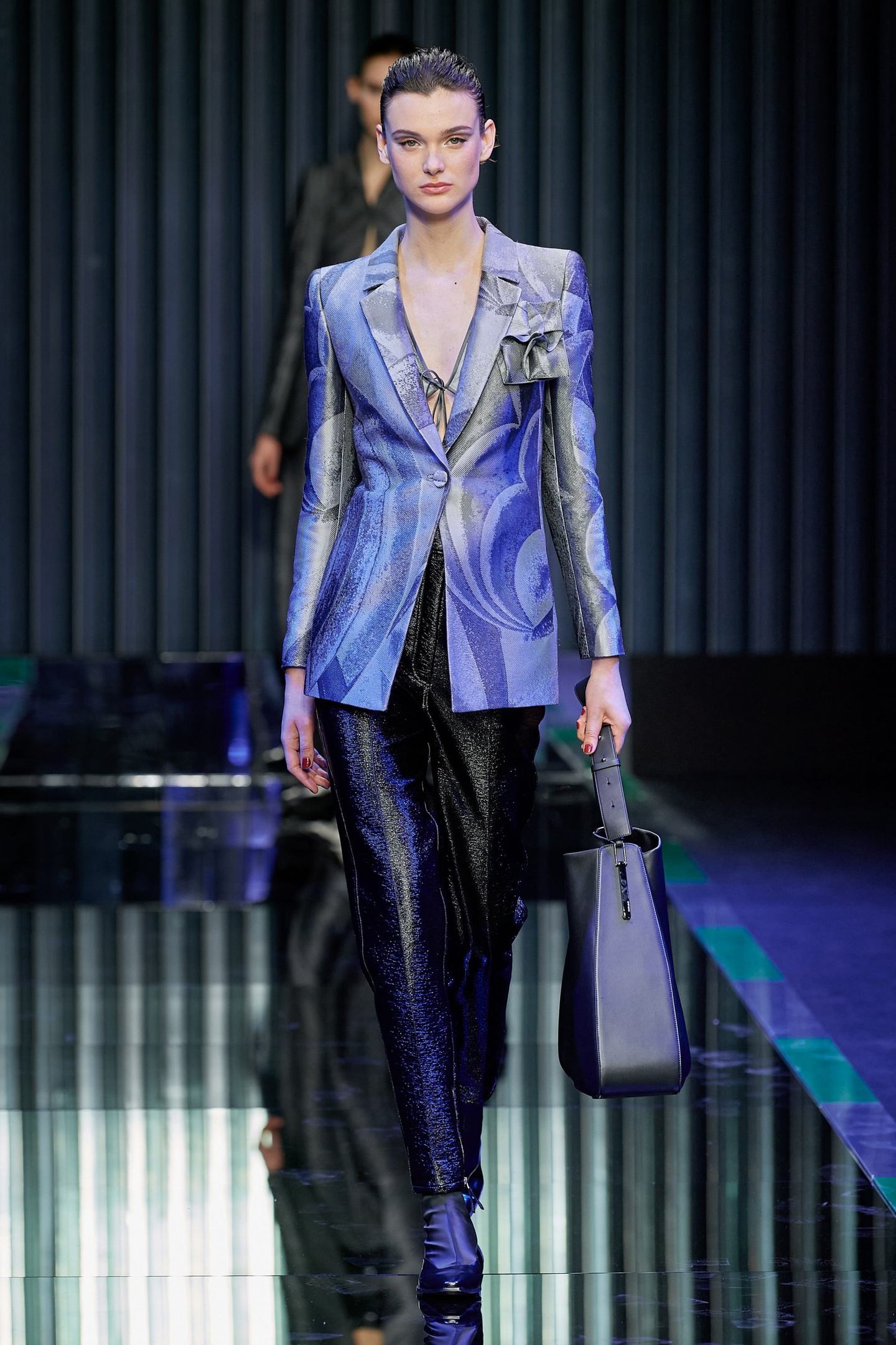 s9ja2kg W9zfp3XFTDzR7 s0Or 10sZiJ Qu1h ZdYScECIRx2e3ymnfV3VEzeRW4iJ5mLJV2aB9QjvxYKRL0lLI - Коллекция Giorgio Armani Ready-To-Wear Осень-Зима 2022/2023