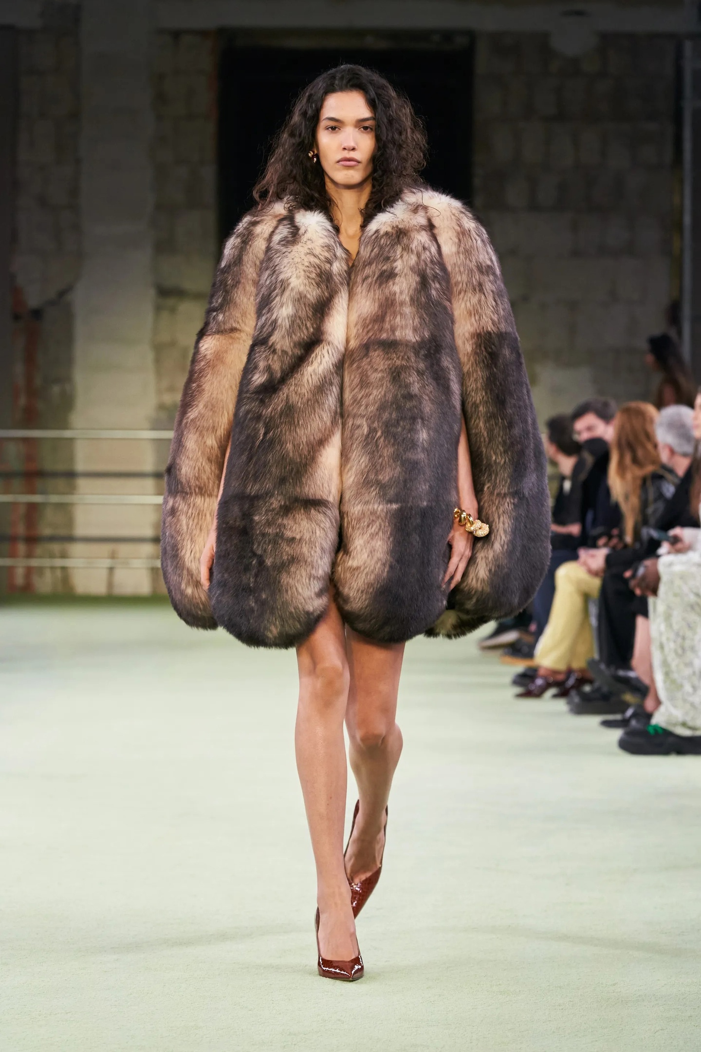 Z6eM7l6RAKWEVyqsjBIS6wJVAas7elVi7cWD99EXCWabyC6ts4C26uVRyuTfJpFHMTGeG PKABMLBEgx8TX58NKJ - Коллекция Bottega Veneta Ready-To-Wear Осень-Зима 2022/2023