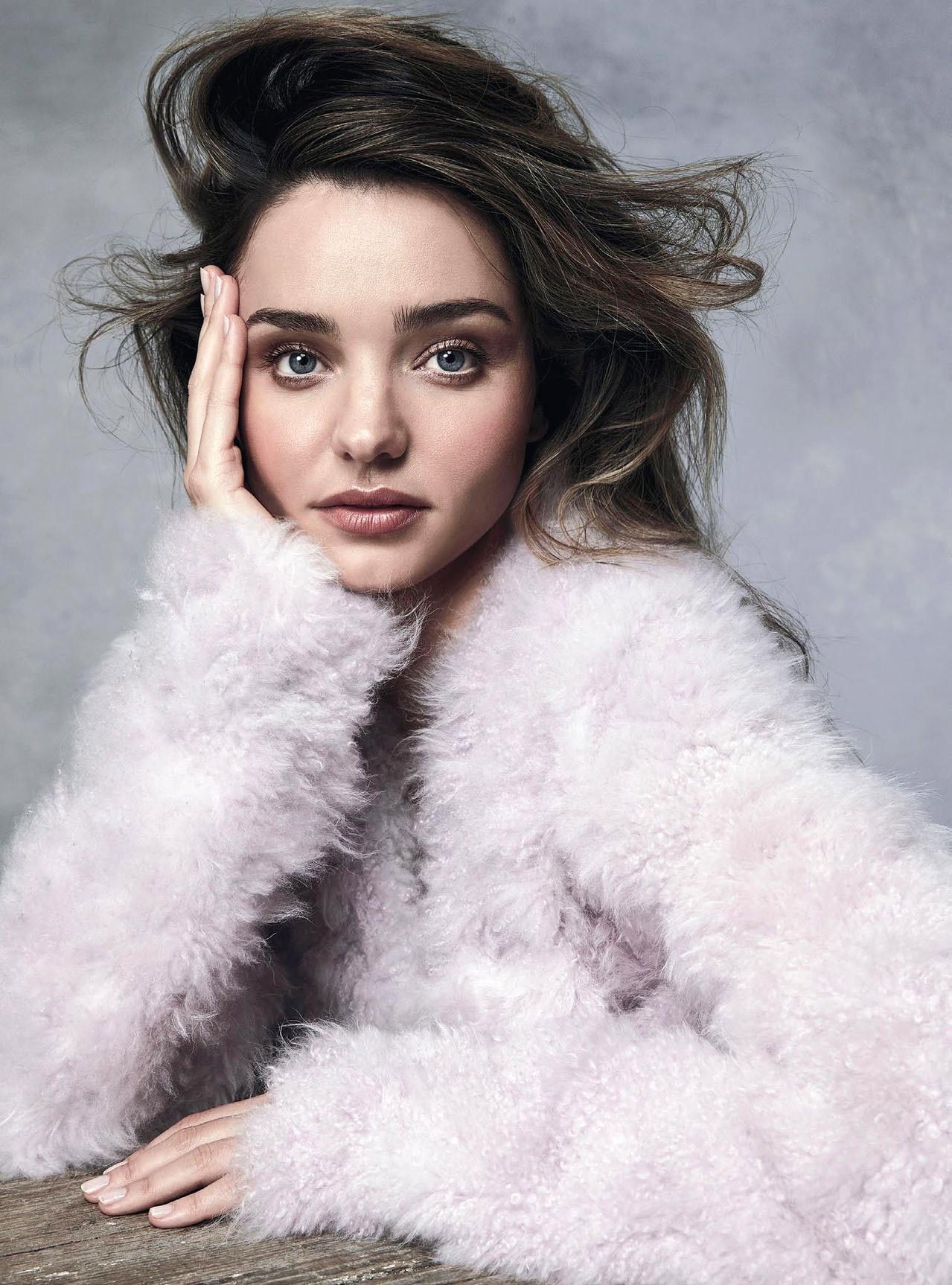 lhCMG sLJTjMn2iMJvyye0ncbRlsj2Vwuu11yxp6EaRtJdYkigng3SWGG5meWNRnenYhlZ6FPUUtJ4neMhGpPp1W - Миранда Керр (Miranda Kerr) в фотосессии для журнала Vogue Australia (2014)