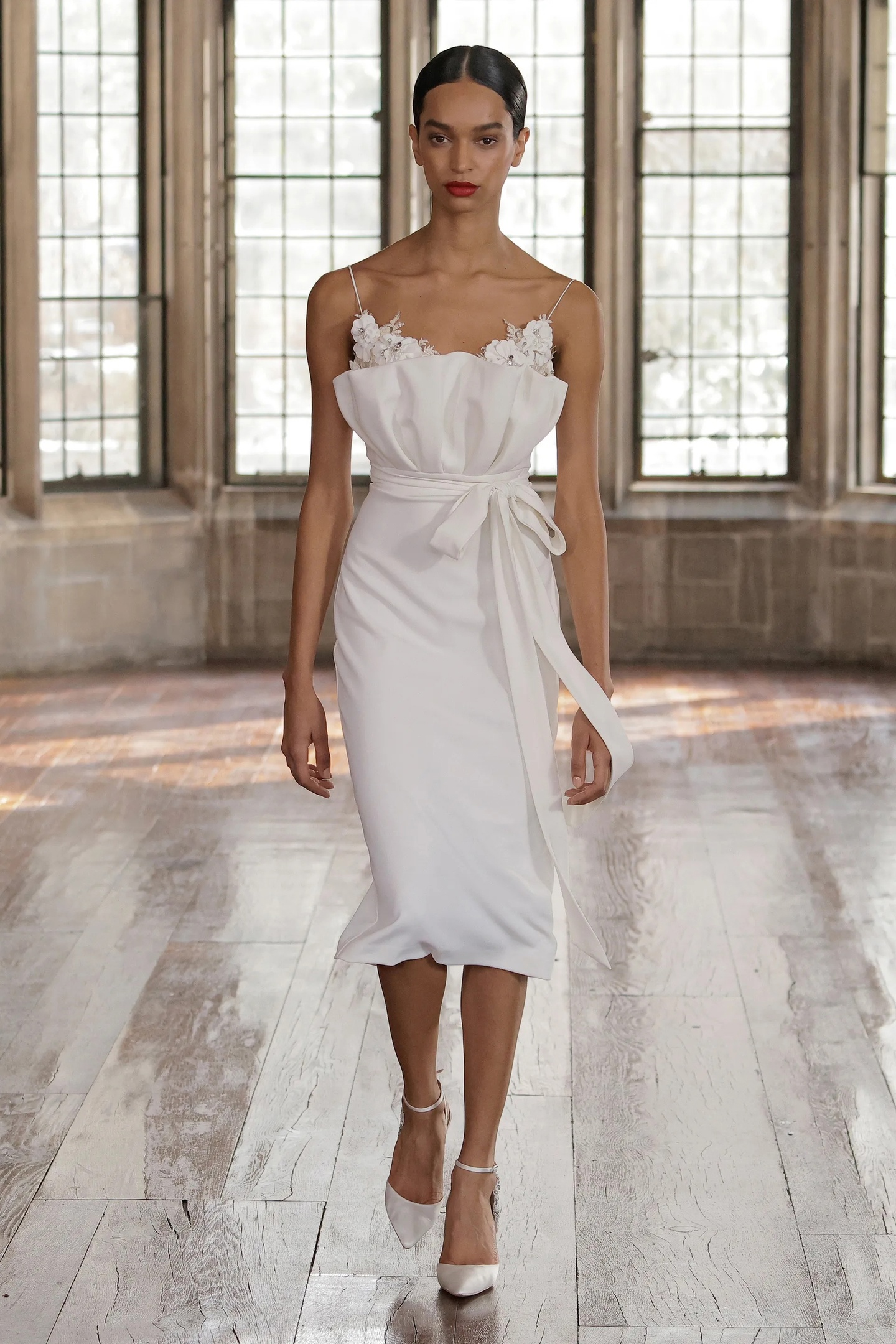 5m4 A ZBRMZmx4GUvRwip1CpFWJnLrEe1eIwU58pY 5MlRiL14AGo01L3OZetfbBphJlxtLUpV4BGZDkd  Hdodn - Коллекция Badgley Mischka Ready-To-Wear Осень-Зима 2022/2023