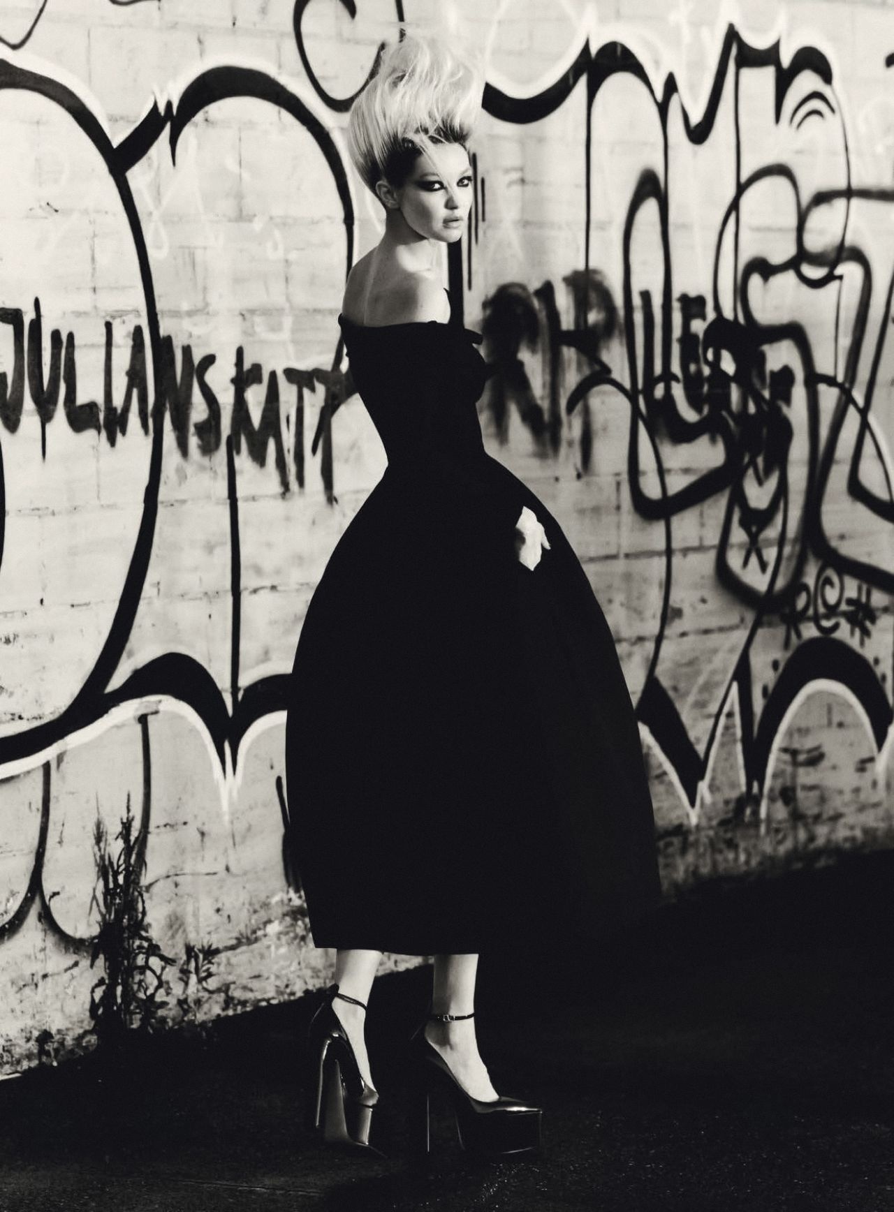 NKvDU DtmeKbOnK7tnT4hDBeQABuFbdykdOml9ja RGBbZSMMbdQx5xPTmmjmBw2xVx0S5lGSqGUgjZf12U8Cxxh - Джиджи Хадид (Gigi Hadid) в фотосессии для журнала Vogue Italy (2022)