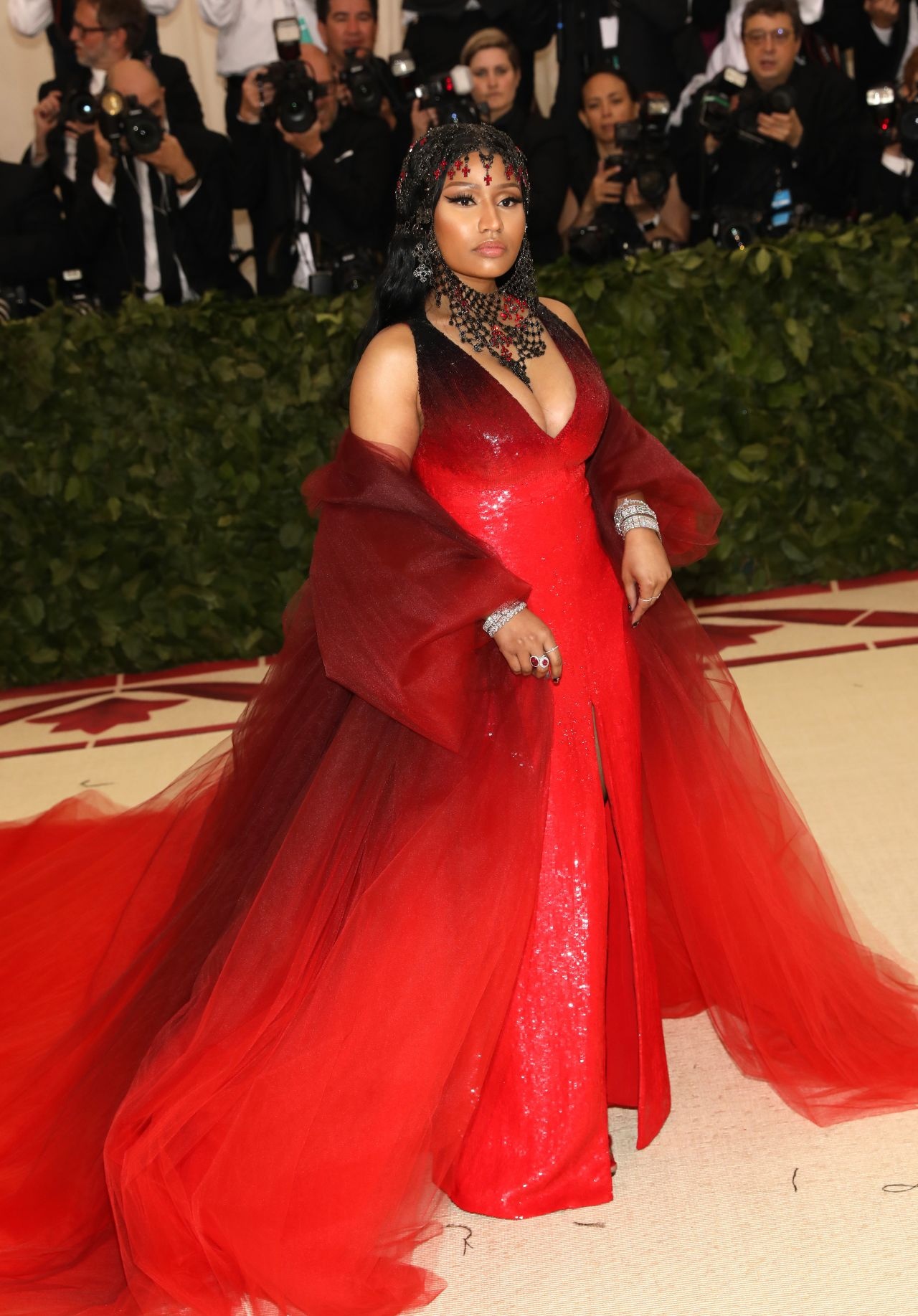 2i8QvmvQLNIZT4 Mt r0x3VfEkIxJyiChxcnVpch06ooNeIX9eq3zEE0ewmY2pYCgnjvXFTFqDwUBh1djJO0J5rf - Ники Минаж (Nicki Minaj) на ежегодном балу Института костюма Met Gala 2018
