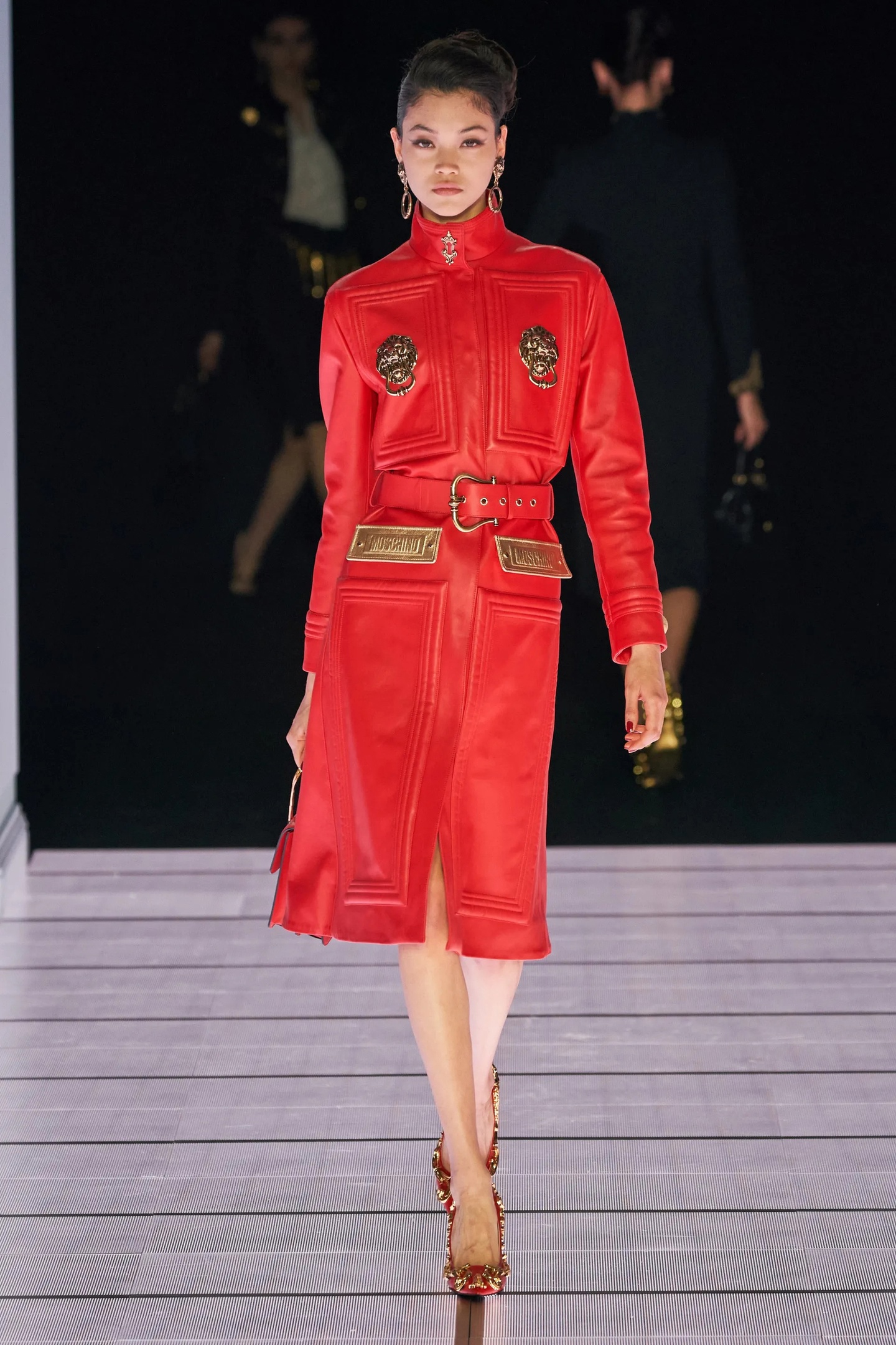 ghlD3wB6VEbNTcQhZE3QOtyzlVBCA1IITYpiTgzIVeyXW6 Wzci88s Jd2YtpqIrhygUeKd5eGQkf W8uFdoBfv1 - Коллекция Moschino Ready-To-Wear Осень-Зима 2022/2023