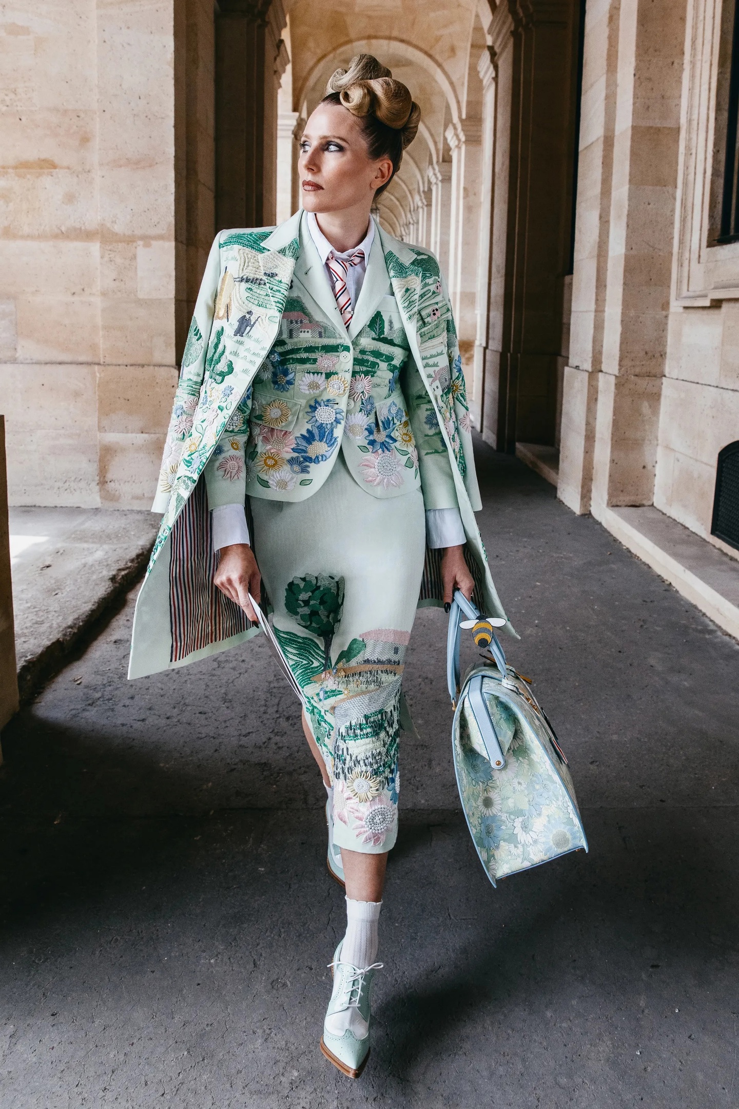 vkR6nHqDq2g0swIP LV9l7OIpAT4Pz7BlSQh qNCH2v80BpMgGh dJw gNckOkO14nxA4YFpEtLThGk0ieDTcYVU - Коллекция Thom Browne Resort Весна-Лето 2023