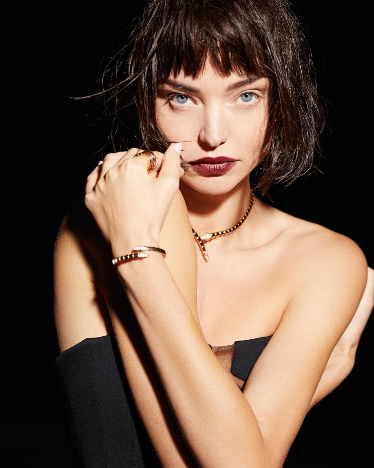 c280y0baEvw - Миранда Керр (Miranda Kerr) в фотосессии для журнала Numero Netherlands (2023)