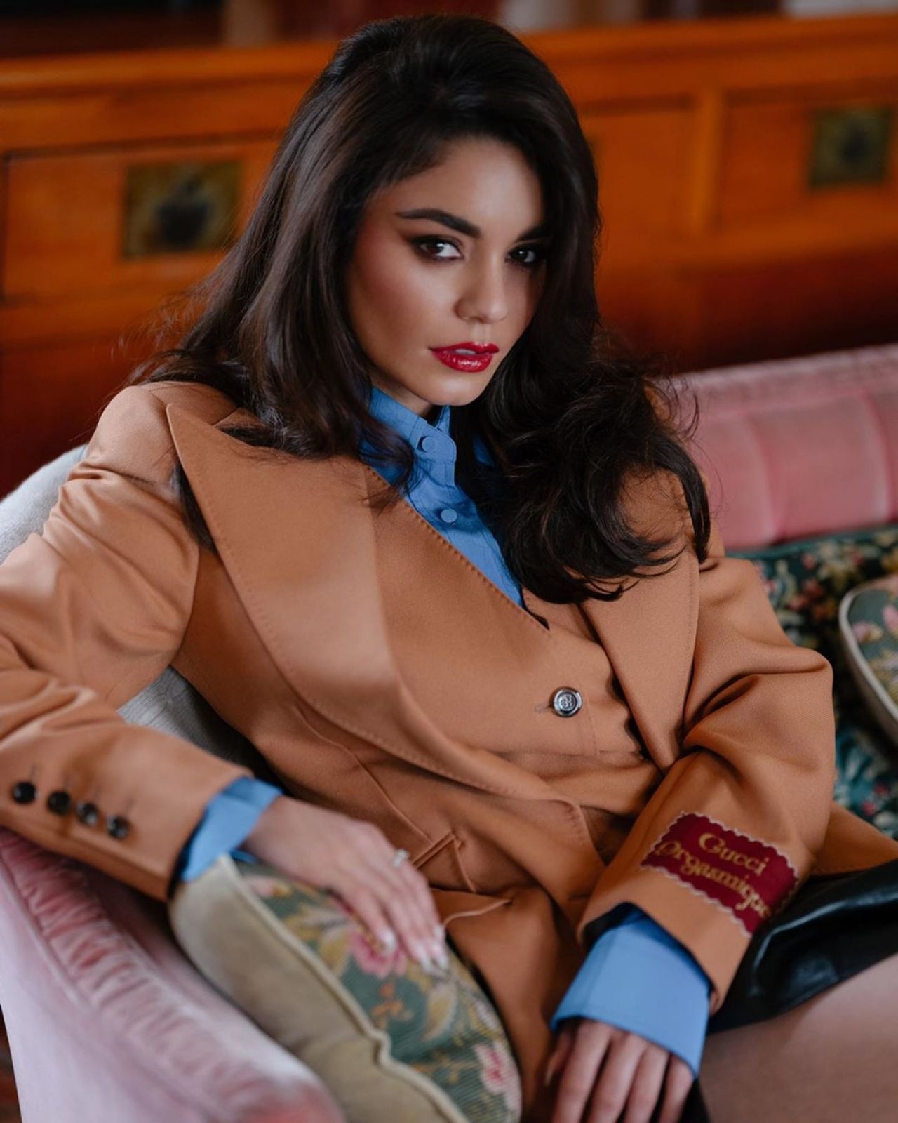 vL NP77CpK4 - Ванесса Хадженс (Vanessa Hudgens) в фотосессии для журнала Harper’s Bazaar Malaysia (2020)