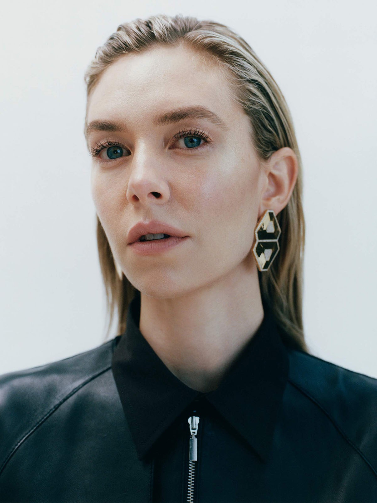 XG3MqtDlPLk - Ванесса Кирби (Vanessa Kirby) в фотосессии для журнала Porter (2021)