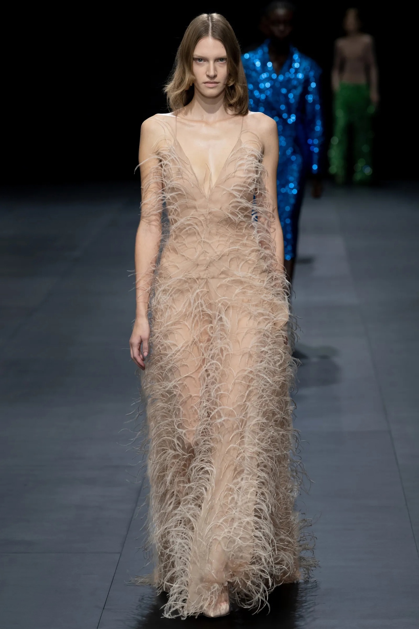 3IfTDYfd5eo - Коллекция Valentino Ready-To-Wear Весна-Лето 2023