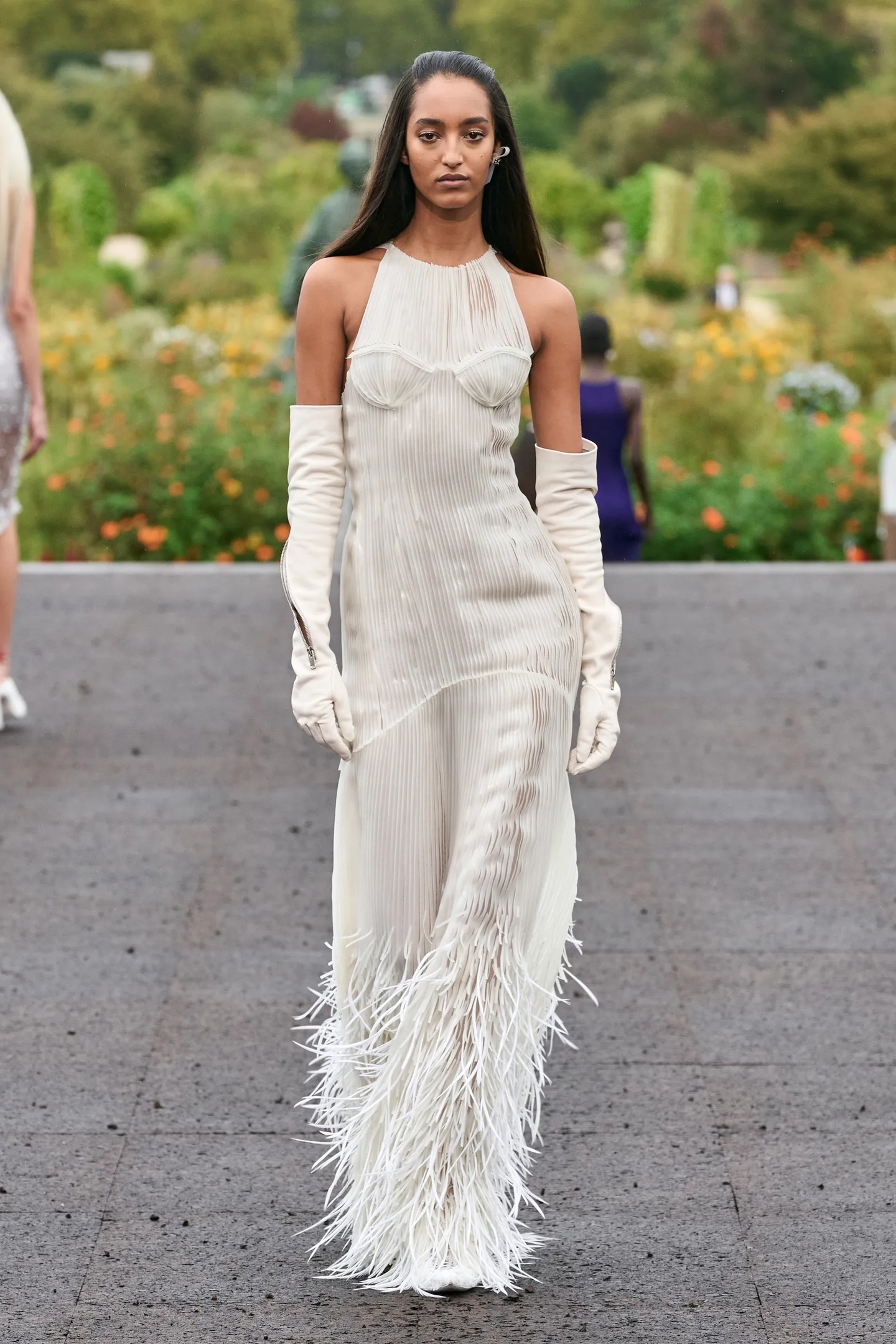 JZGybgGD6FA - Коллекция Givenchy Ready-To-Wear Весна-Лето 2023