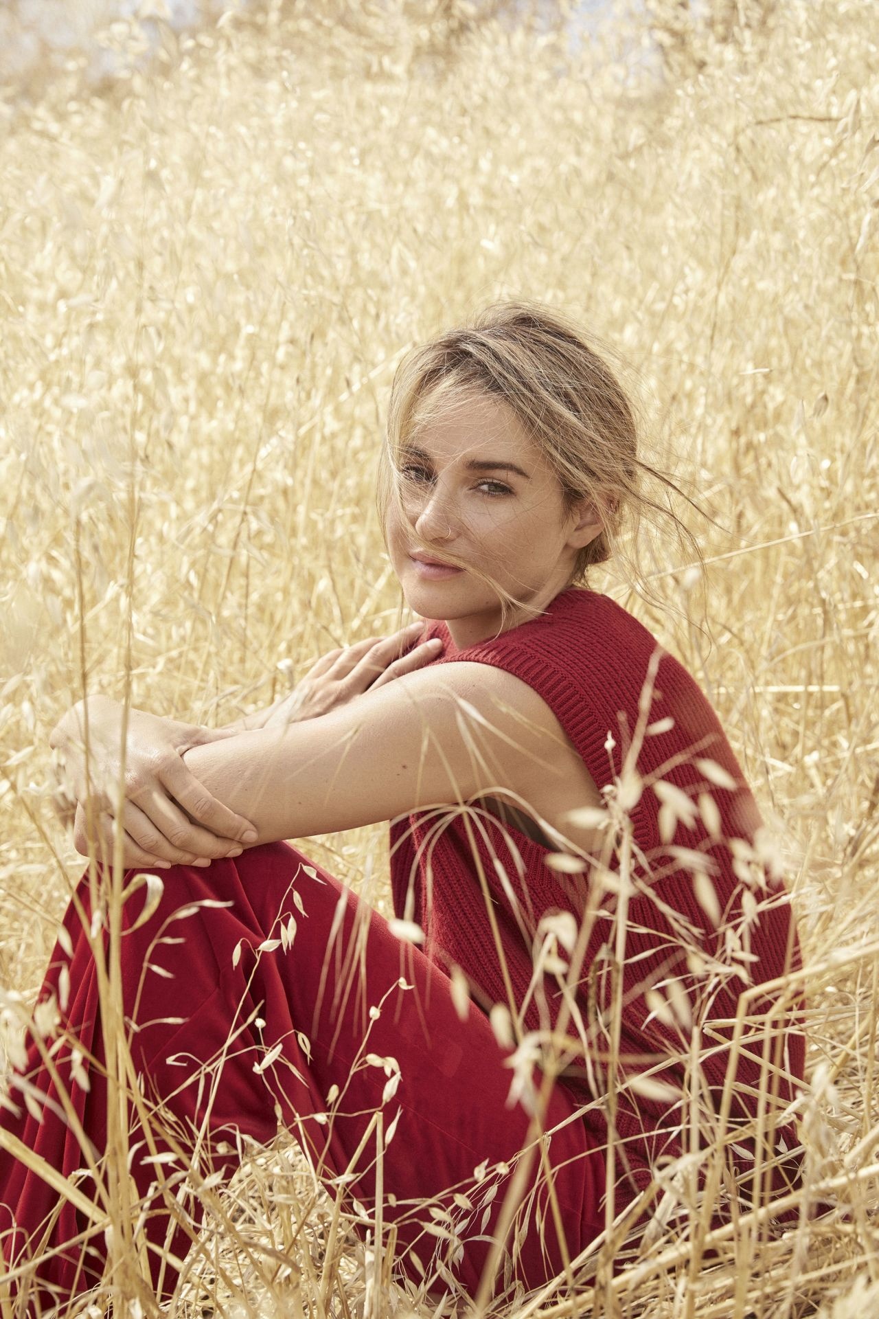 mA5Cg7ixAwA - Шейлин Вудли (Shailene Woodley) в фотосессии для журнала Marie Claire UK (2017)
