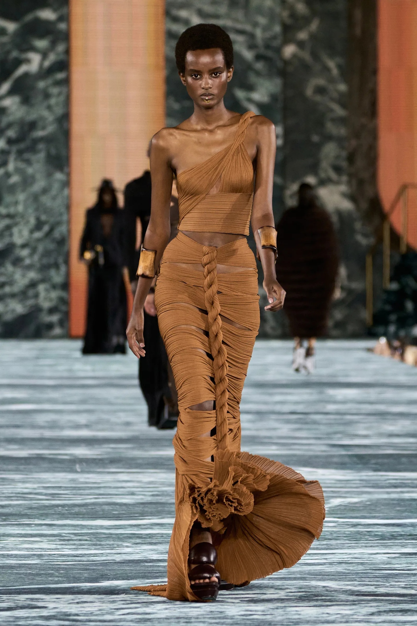 4subEV6Cggo - Коллекция Balmain Ready-To-Wear Весна-Лето 2023
