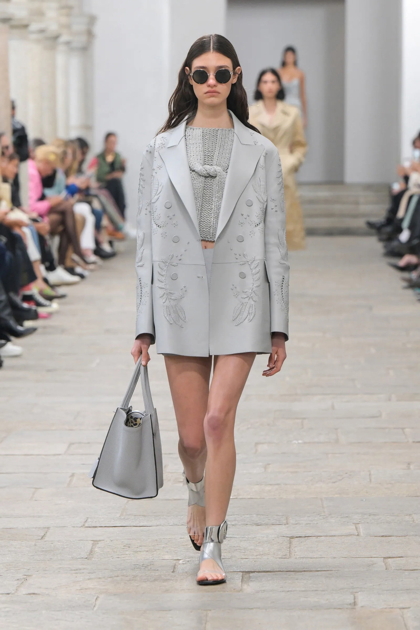 9BsENP1ccsE - Коллекция Ermanno Scervino Ready-To-Wear Весна-Лето 2023