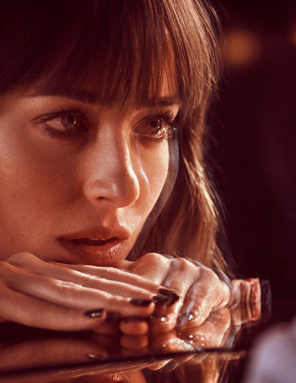 a46KfWPmTiQ - Дакота Джонсон (Dakota Johnson) в фотосессии для журнала Vanity Fair Italy (2018)