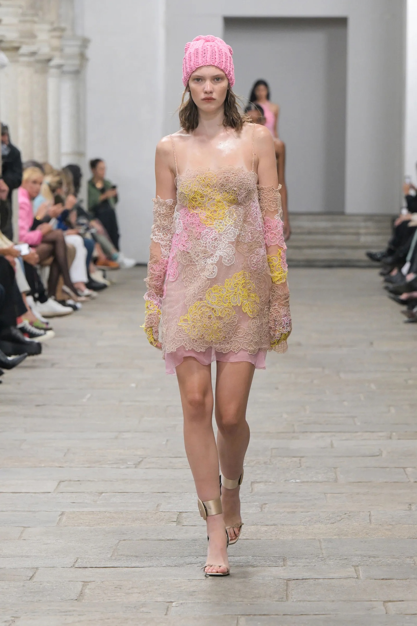 kGLiBCaTUew - Коллекция Ermanno Scervino Ready-To-Wear Весна-Лето 2023