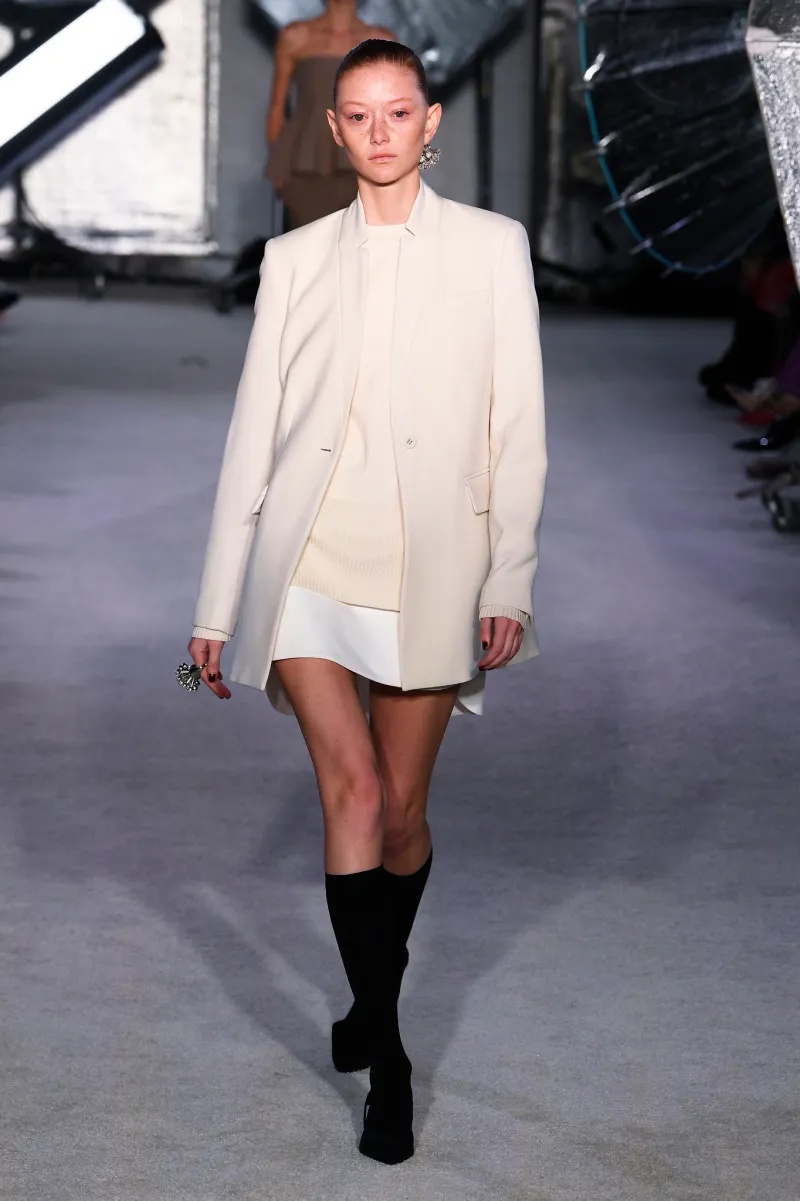 PIbYG5uxuFg - Коллекция Brandon Maxwell Ready-To-Wear Осень-Зима 2023