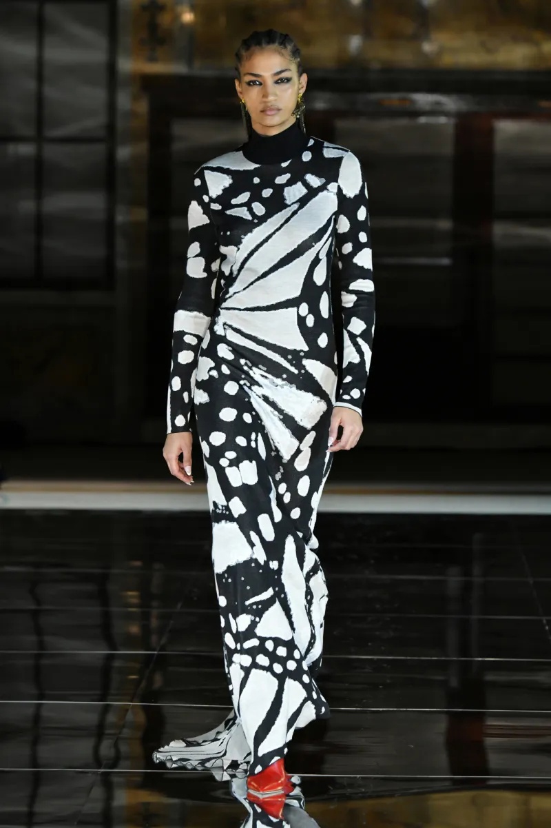 8yEc25DRRsM - Коллекция Prabal Gurung Ready-To-Wear Осень-Зима 2023
