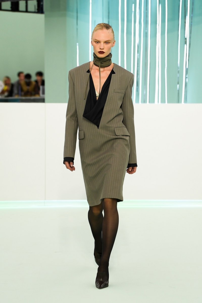 Iq5Ct2CVfBI - Коллекция Boss Ready-To-Wear Осень-Зима 2023