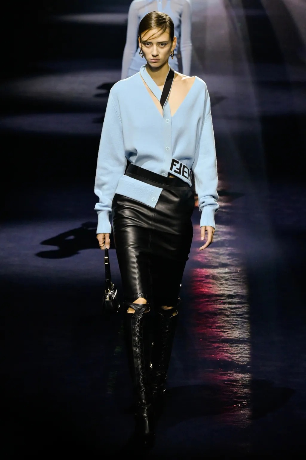 HLhHS6Q8U U - Коллекция Fendi Ready-To-Wear Осень-Зима 2023