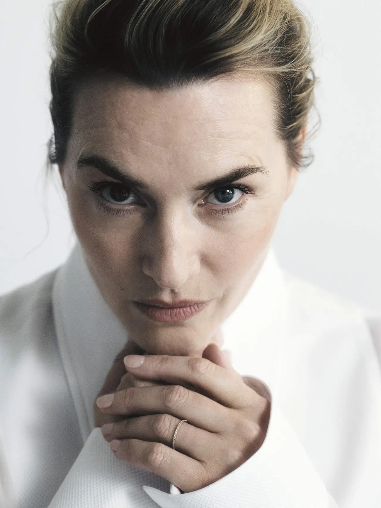 cfkrmnxa9hg - Кейт Уинслет (Kate Winslet) в фотосессии для журнала Porter (2024)